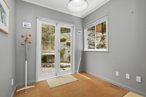 Photo of property in 211 Marine Parade, Seatoun, Wellington, 6022