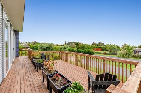 Photo of property in 24 Omana Avenue, Shelly Beach, Helensville, 0874