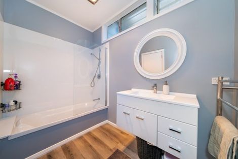 Photo of property in 51 Blueberry Grove, Timberlea, Upper Hutt, 5018