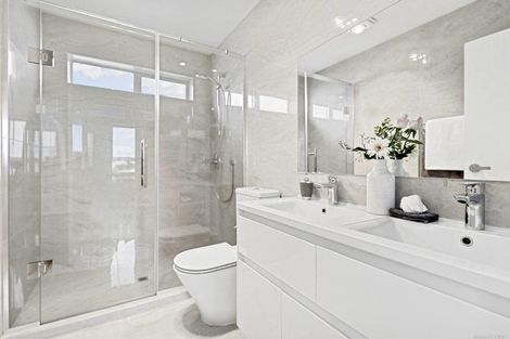 Photo of property in 8 Harrington Road, Henderson, Auckland, 0610