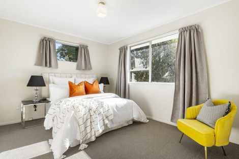 Photo of property in 3 Tesla Place, Totara Vale, Auckland, 0629