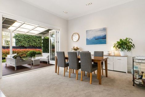 Photo of property in 90 Hawthorne Street, Strowan, Christchurch, 8052