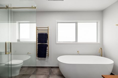 Photo of property in 15 Endeavour Avenue, Welcome Bay, Tauranga, 3112