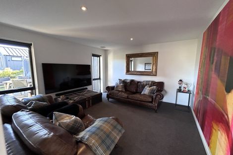 Photo of property in 2 Wanderer Lane, Jacks Point, Queenstown, 9371