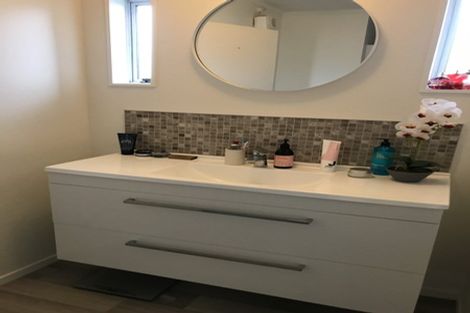 Photo of property in 1/28 Rewarewa Road, Te Atatu Peninsula, Auckland, 0610