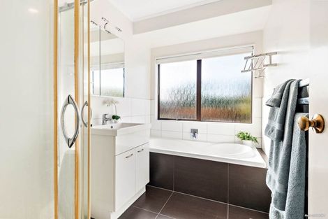 Photo of property in 170 Sturges Road, Henderson, Auckland, 0612