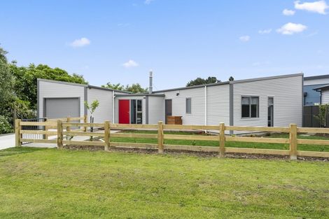 Photo of property in 15a Roberts Street, Martinborough, 5711