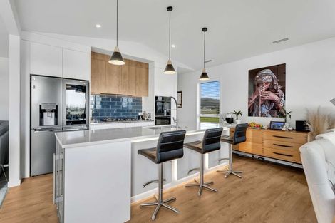 Photo of property in 30 Ngaroma Crescent, Whitianga, 3510