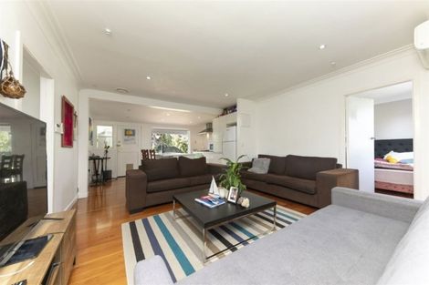 Photo of property in 201 Edmonton Road, Te Atatu South, Auckland, 0610