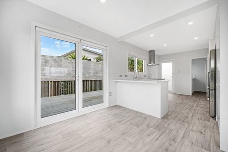 Photo of property in 30 Malvina Place, Bucklands Beach, Auckland, 2014