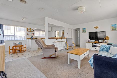 Photo of property in 8 Yorke Road, Haruru, 0204