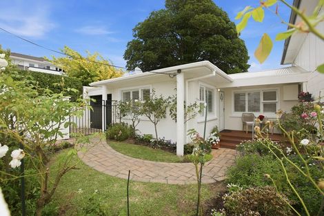 Photo of property in 86a Gover Street, New Plymouth, 4310