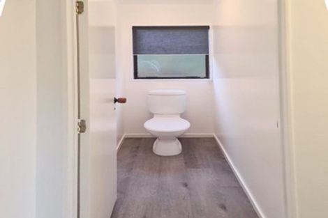 Photo of property in 19 Peterhouse Place, West Harbour, Auckland, 0618