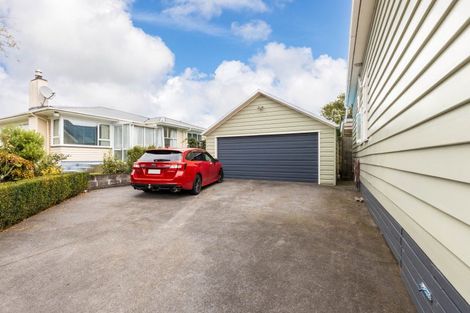 Photo of property in 22 Cutfield Street, Inglewood, 4330