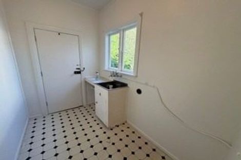 Photo of property in 70 Beauchamp Street, Karori, Wellington, 6012