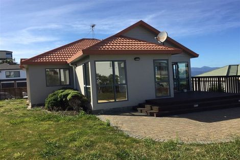 Photo of property in 73 Dress Circle, Newlands, Wellington, 6037