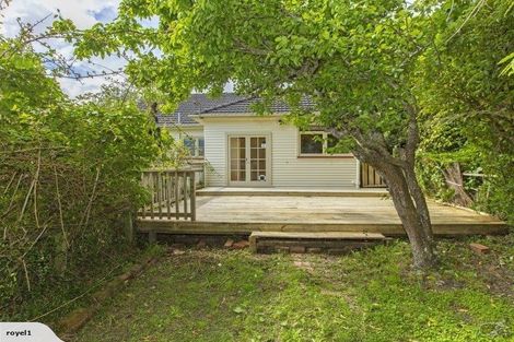 Photo of property in 16 Woodvale Grove, Fairfield, Lower Hutt, 5011