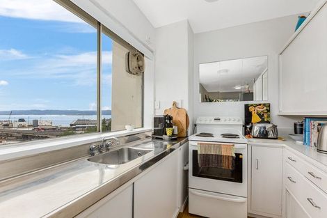 Photo of property in Grosvenor Flats, 19 Cottleville Terrace, Thorndon, Wellington, 6011