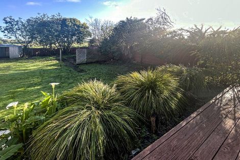 Photo of property in 37 Manuka Street, Castlecliff, Whanganui, 4501