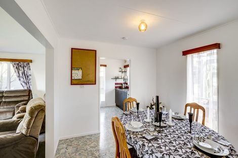 Photo of property in 6 Burton Crescent, Flaxmere, Hastings, 4120