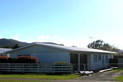 Photo of property in 35 Woodward Street East, Featherston, 5710