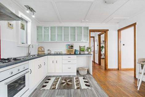 Photo of property in 102 Centennial Avenue, Waitara, 4320