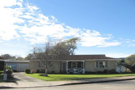 Photo of property in 12 Knights Grove, Otaki, 5512