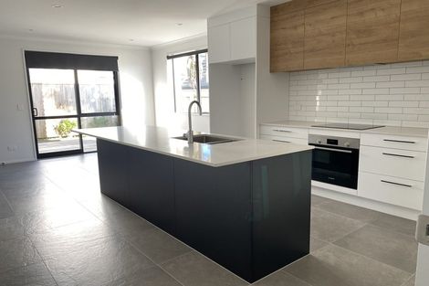 Photo of property in 6b Jern Place, Eastern Beach, Auckland, 2012