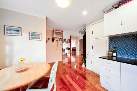 Photo of property in 1152 South Road, Oakura, 4314