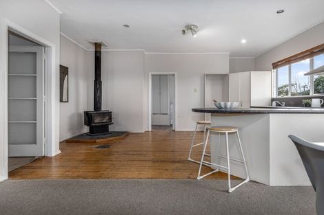 Photo of property in 1 Quinn Road, Levin, 5510