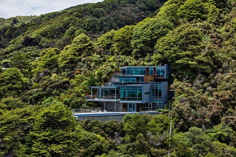 Photo of property in 13a Walter Road, Lowry Bay, Lower Hutt, 5013