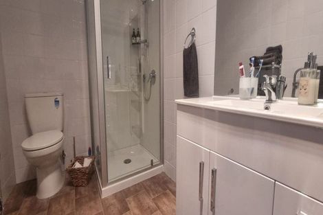 Photo of property in 50 Wynyard Crescent, Fernhill, Queenstown, 9300