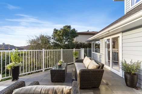 Photo of property in 21 Brooke Ridge Rise, East Tamaki Heights, Auckland, 2016