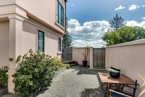 Photo of property in 1/3 Charles Street, Westshore, Napier, 4110