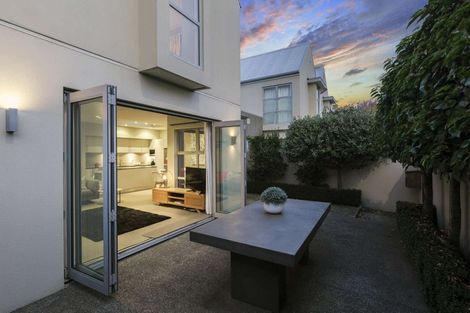 Photo of property in 38 Rhodes Street, Merivale, Christchurch, 8014