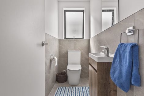 Photo of property in 10 Seafarer Crescent, Stanmore Bay, Whangaparaoa, 0932