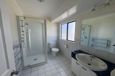 Photo of property in 24a Reeves Road, Pakuranga, Auckland, 2010