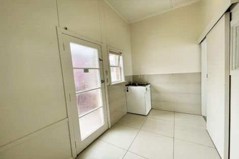 Photo of property in 1/5 Ti Rakau Drive, Pakuranga, Auckland, 2010