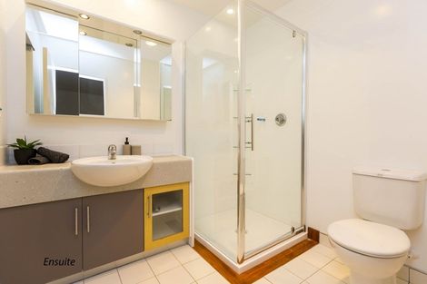 Photo of property in 1 Garrett Place, Riverstone Terraces, Upper Hutt, 5018