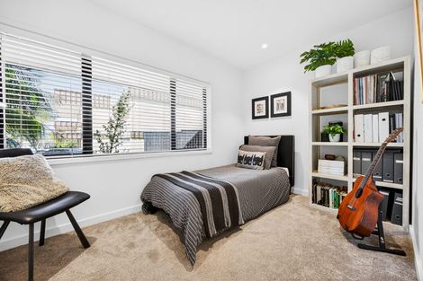 Photo of property in 24 Park Rise, Campbells Bay, Auckland, 0630