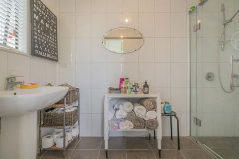 Photo of property in 10a Parkland Place, Whitianga, 3510