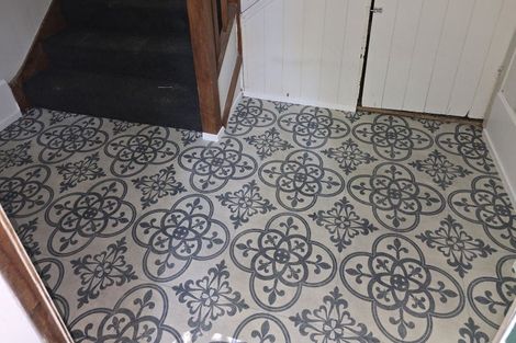 Photo of property in 3 Harvey Road, Bluff Hill, Napier, 4110