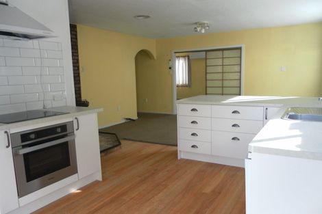 Photo of property in 18 Saunders Place, Redwood, Christchurch, 8051