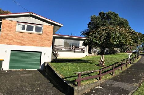 Photo of property in 18 Beaumont Crescent, Frankleigh Park, New Plymouth, 4310