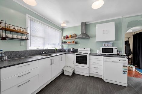 Photo of property in 36 Denby Road, Hawera, 4672