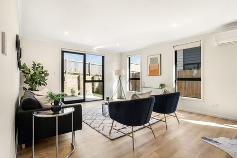 Photo of property in 25 Waruhia Crescent, Rototuna North, 3281