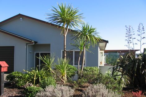 Photo of property in 26 View Ridge Drive, Ranui, Auckland, 0612