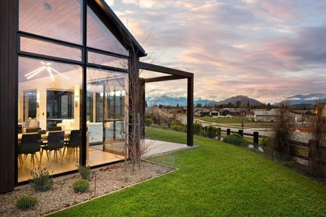 Photo of property in 2 Mccaw Mews, Wanaka, 9305