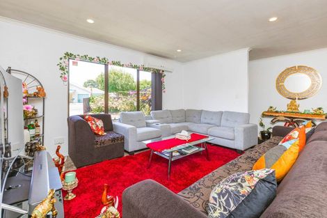 Photo of property in 119 Riverton Drive, Randwick Park, Auckland, 2105