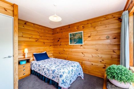 Photo of property in 6 Gates Road, Waikanae Beach, Waikanae, 5036